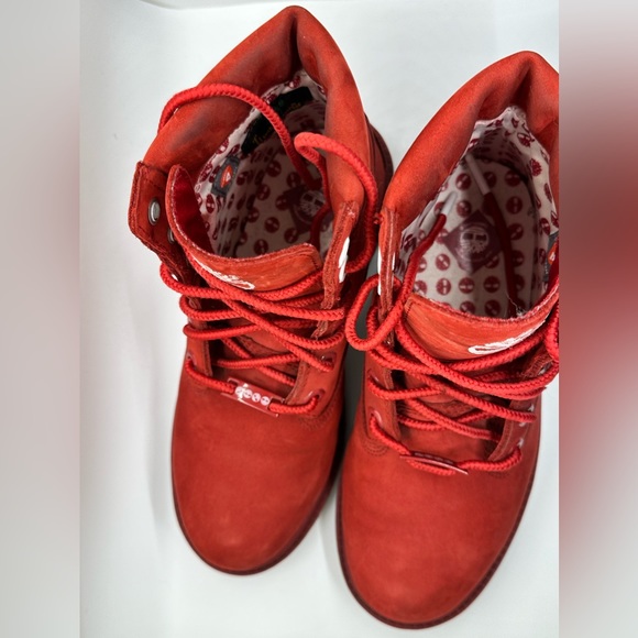 Women’s red timberlands - Picture 2 of 5